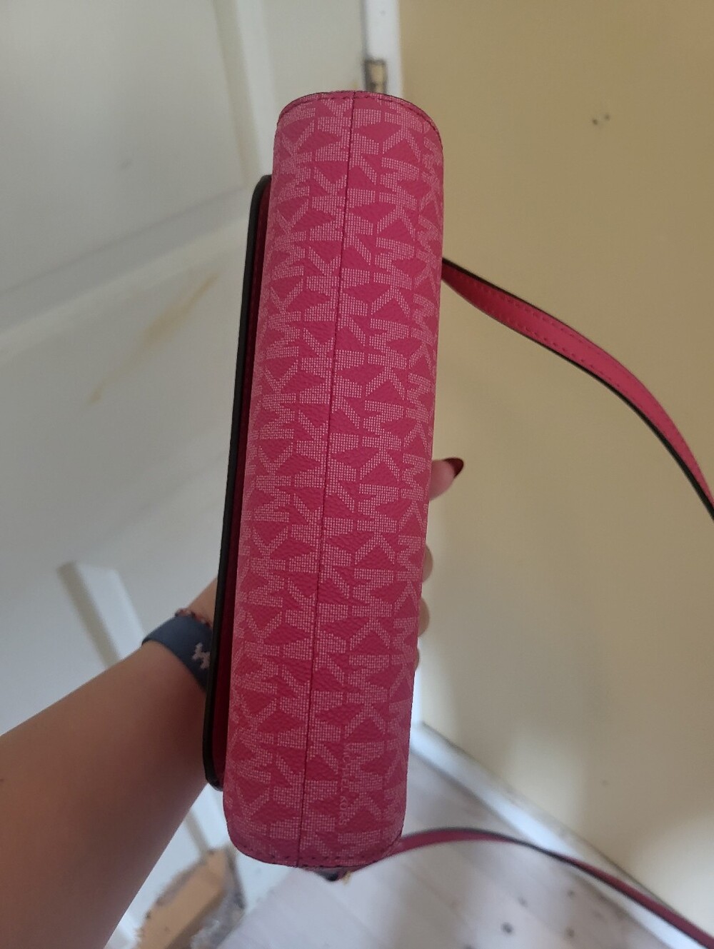 Euc Michael Kors Hot Pink Signature Crossbody with Gold Hardware - Picture 14 of 14